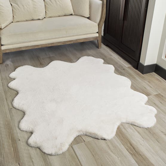 Mon Château Sexto Faux Fur Rug
