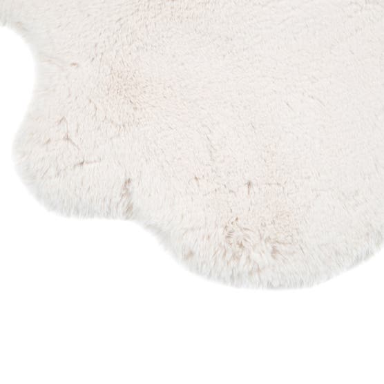 Mon Château Sexto Faux Fur Rug