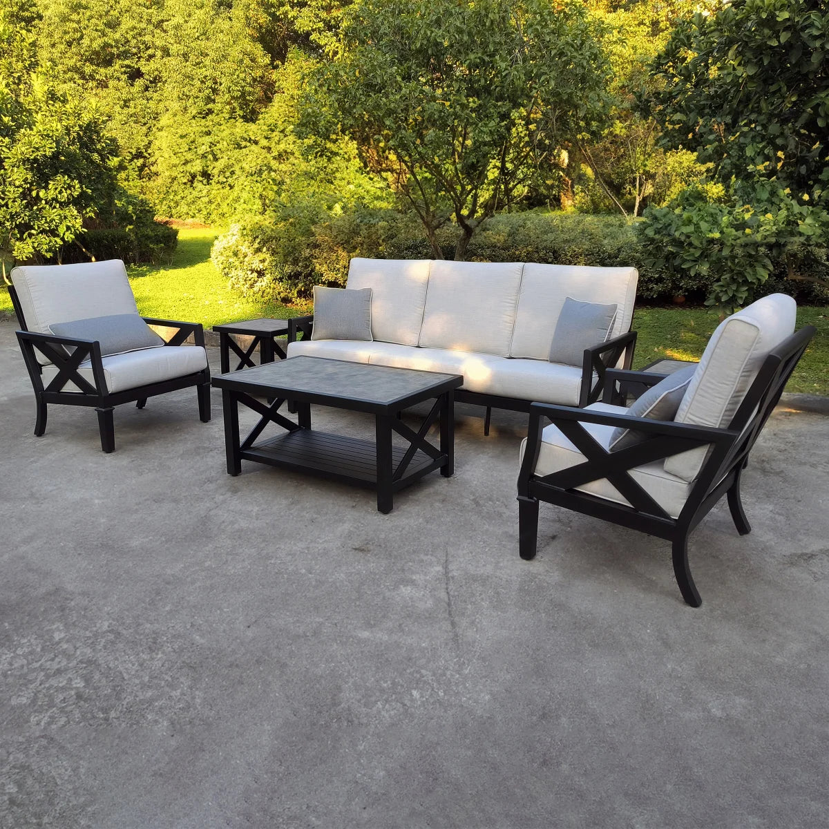Baldwin 6-piece Patio Conversation Set, has a dent