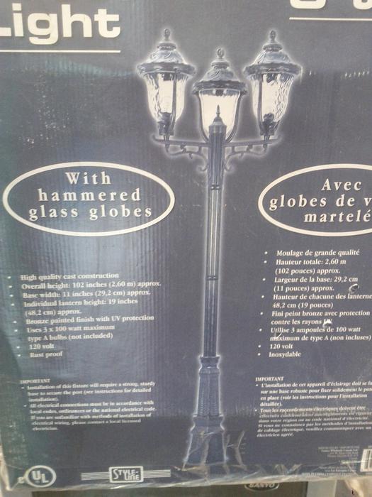 Deluxe 3 Bulb Street light