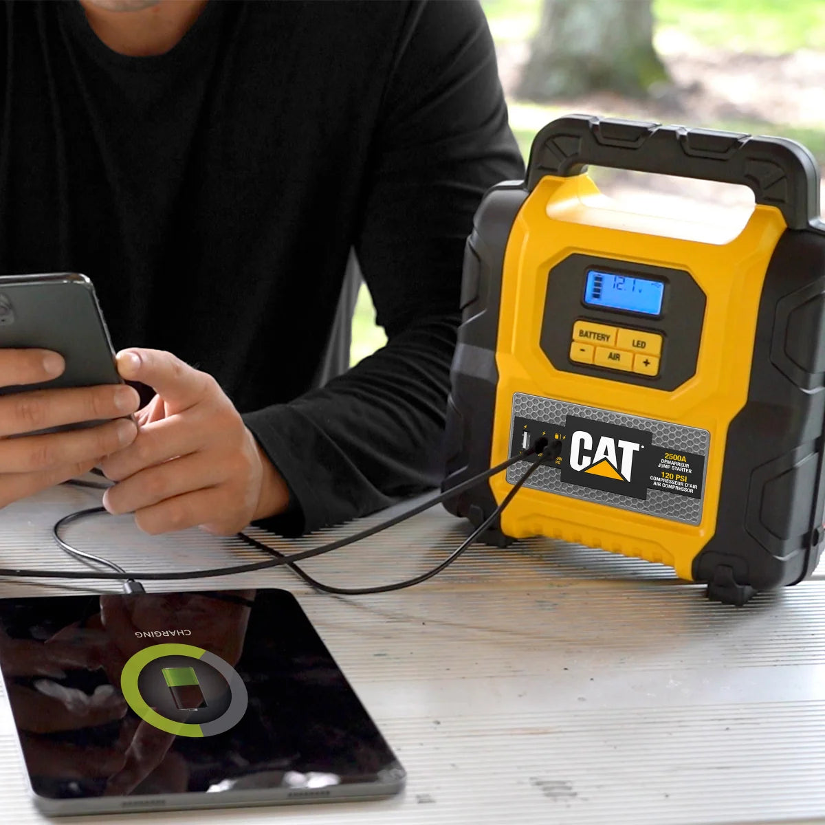 CAT 2500 Amp Lithium Jump Starter