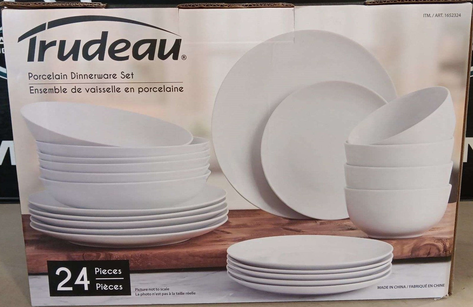 TRUDEAU 24PC PORCELAIN DINNERWARE SET