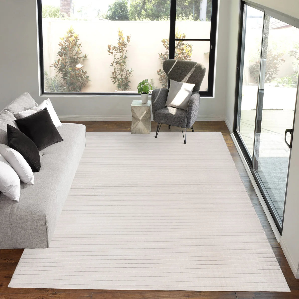 Gertmenian Camden Collection Sai Indoor Area Rug (Size: 6 ft. 6 in. x 9 ft.)