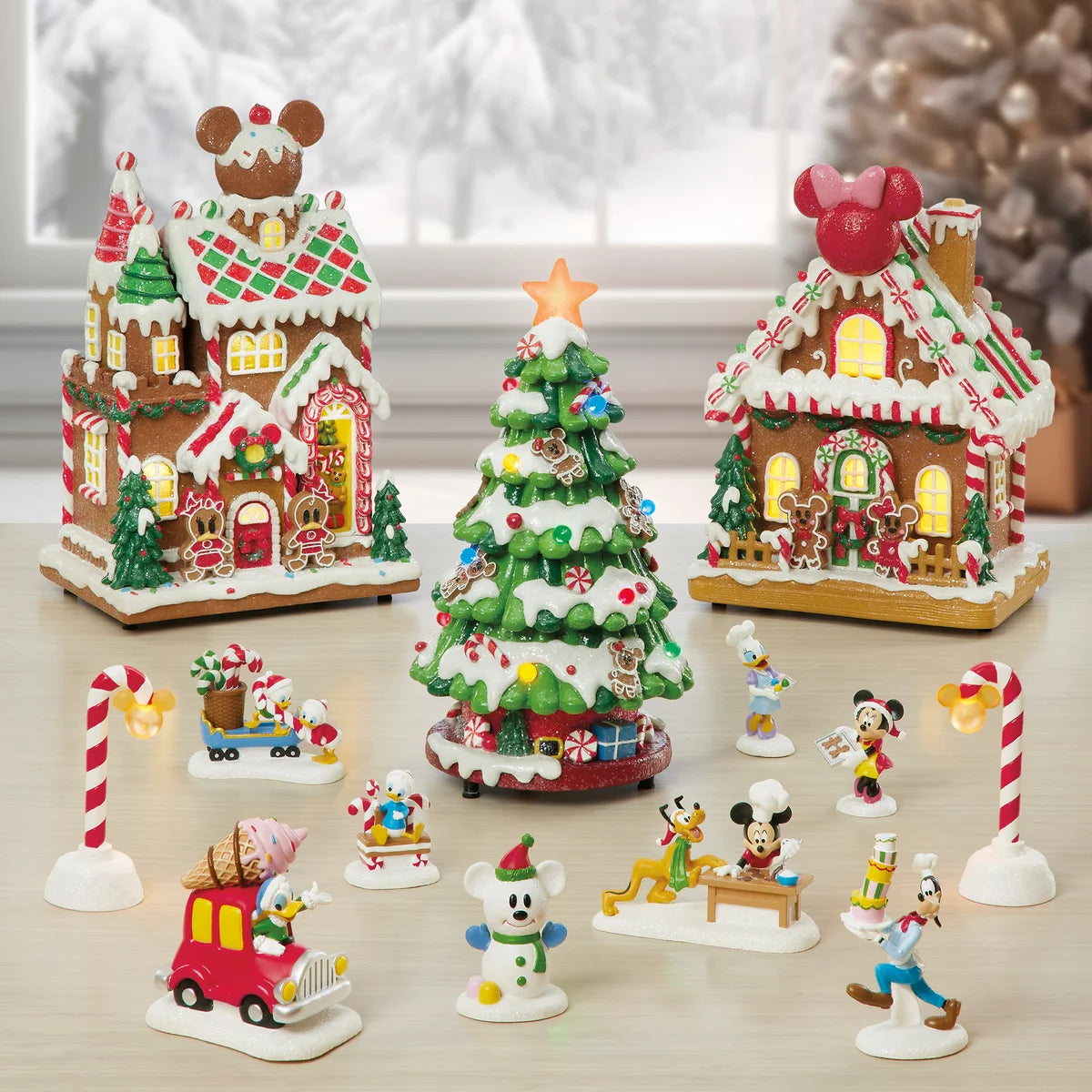 Disney Holiday Village with lights and music 13-pieces