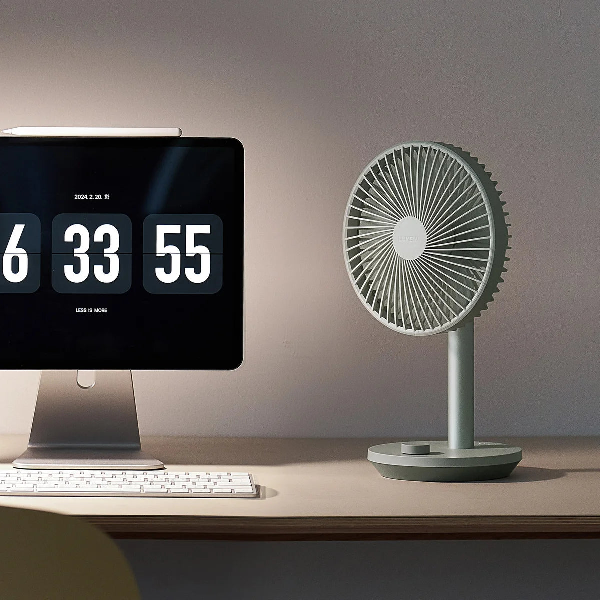 Lumena Stand 4 Cordless Desk Fan 2 pack, 17.78 cm (7 in.)