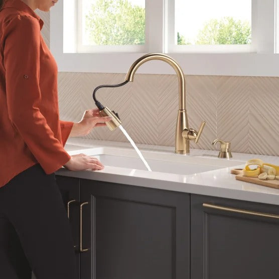 Delta Varos Single Handle Pull-Down Kitchen Faucet