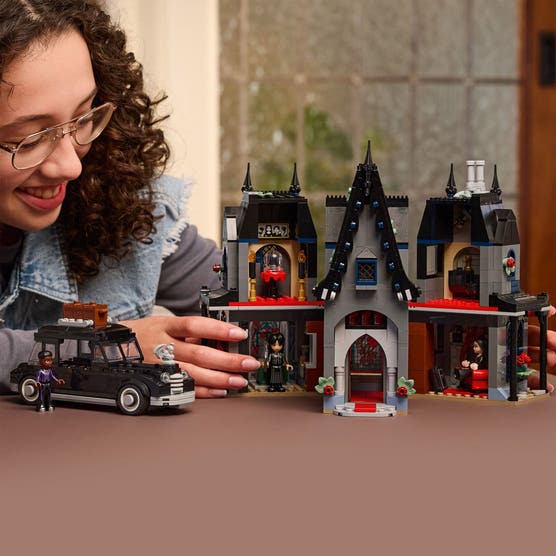 LEGO Wednesday Morticia's Cottage 76786