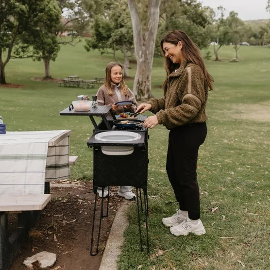 Wildland - Camping kitchen with stove