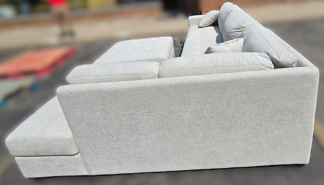 Thomasville Miles Right-hand Facing 3-piece Fabric Sectional with Storage Ottoman, Beige