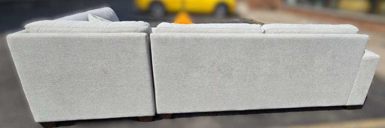 Thomasville Miles Right-hand Facing 3-piece Fabric Sectional with Storage Ottoman, Beige