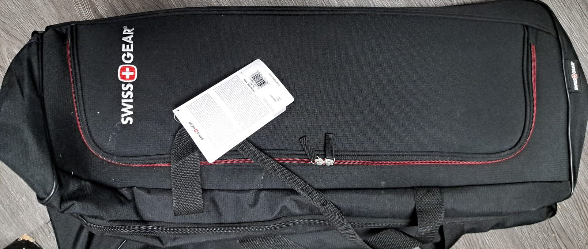 SWISS GEAR WHEELED DUFFLE BAG