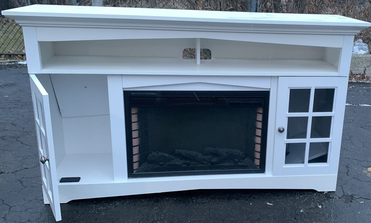 HUNTLEY 59IN MEDIA FIREPLACE (IN WHITE COLOR)