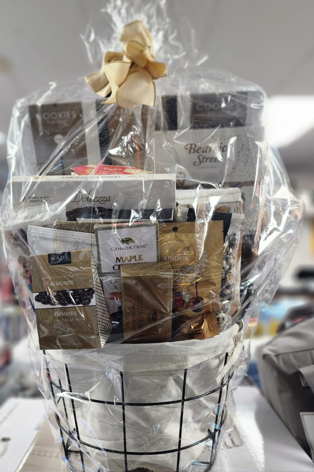 HOLIDAY HAMPER GIFT SET