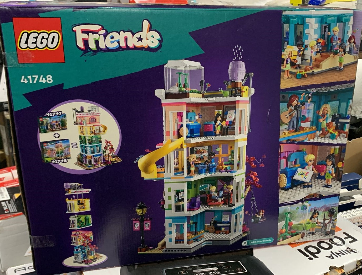 Heartlake City Community Center LEGO 41748