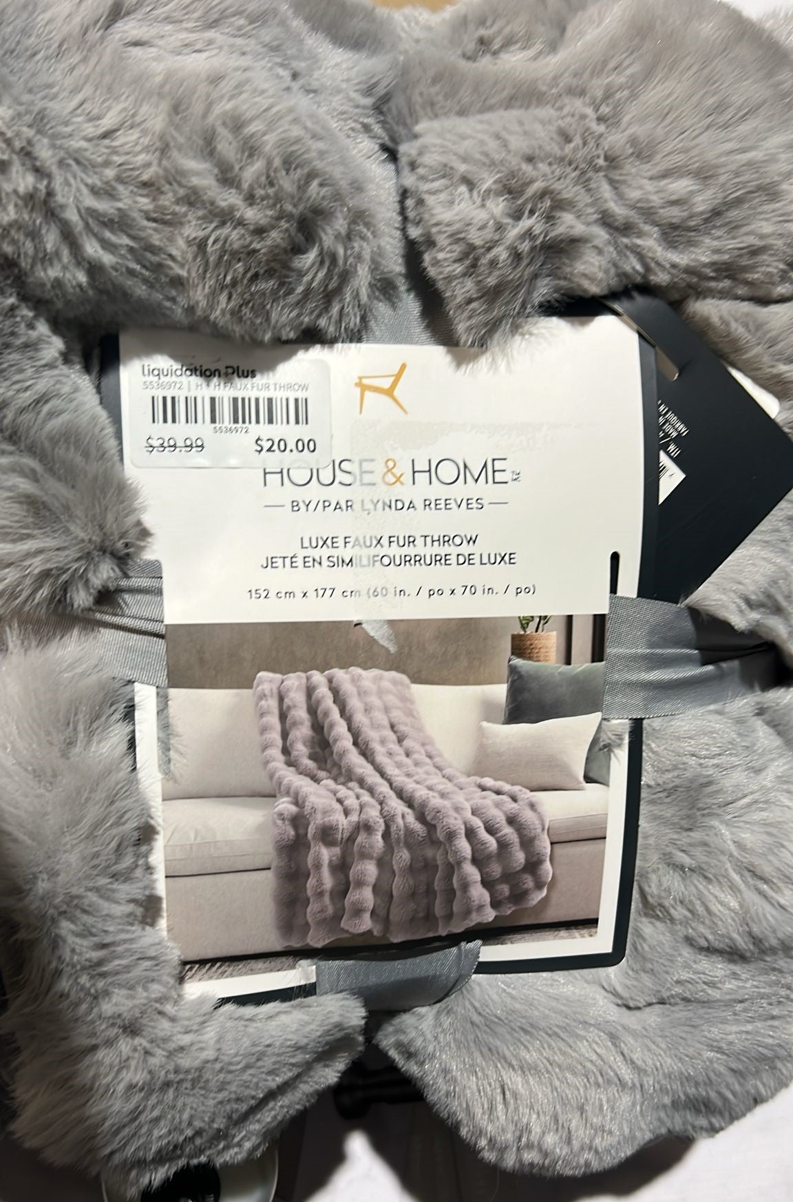 H + H FAUX FUR THROW