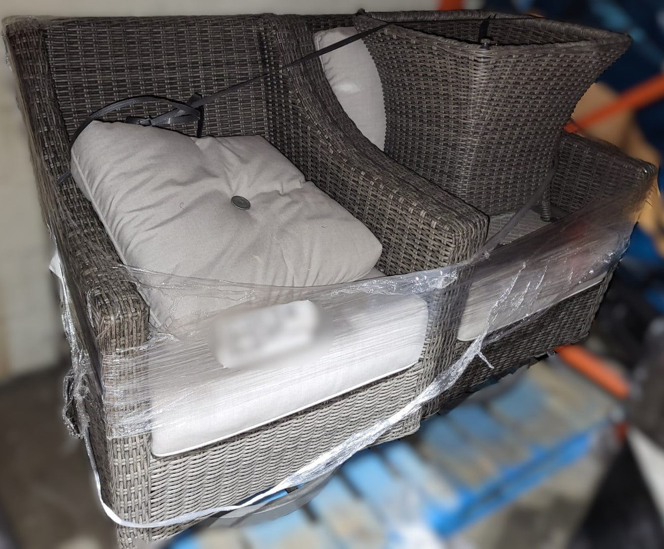 GILMAN CREEK FABRIC SWIVEL CHAIR WHITE