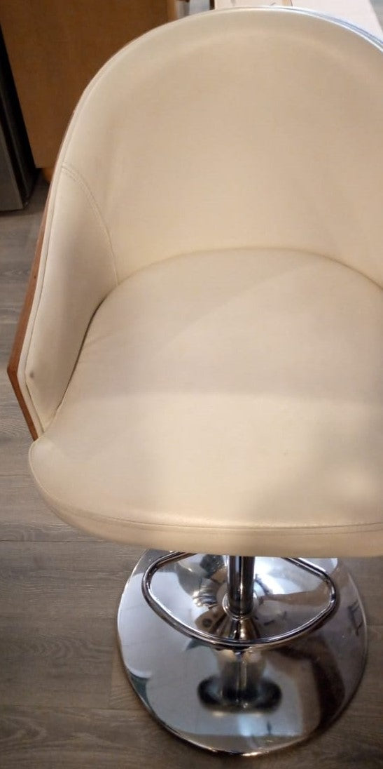 Bayside Gas-Lift Bar Stool