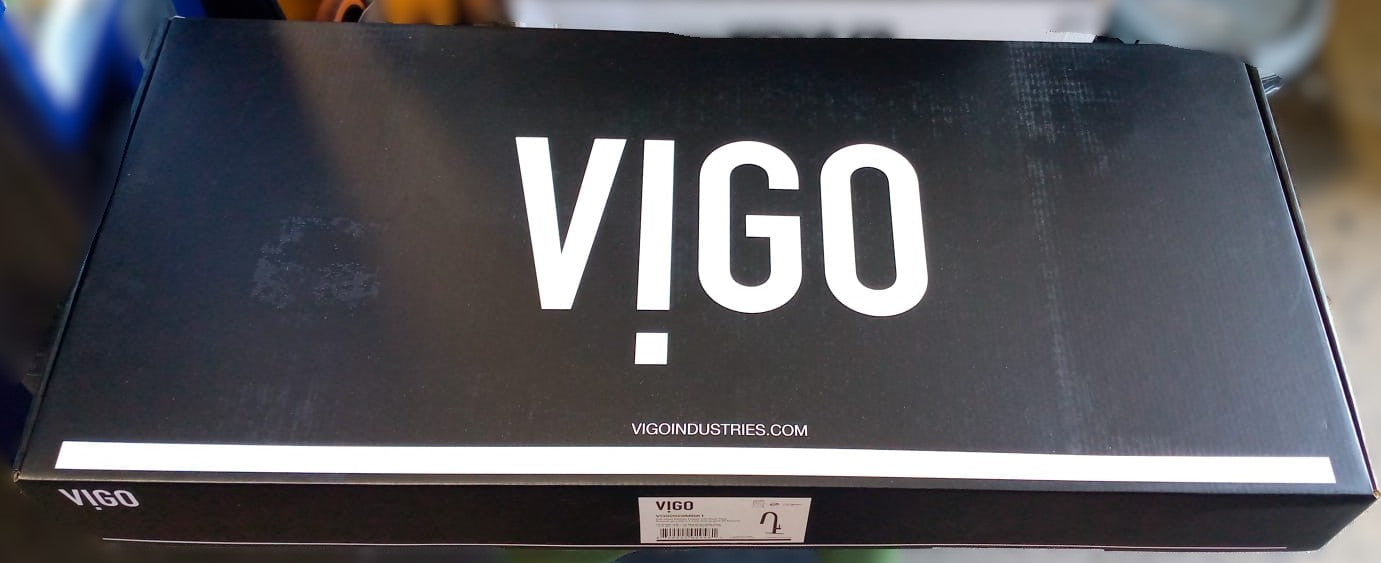 VIGO Greenwich Pull-down Kitchen Faucet (Matte Black)