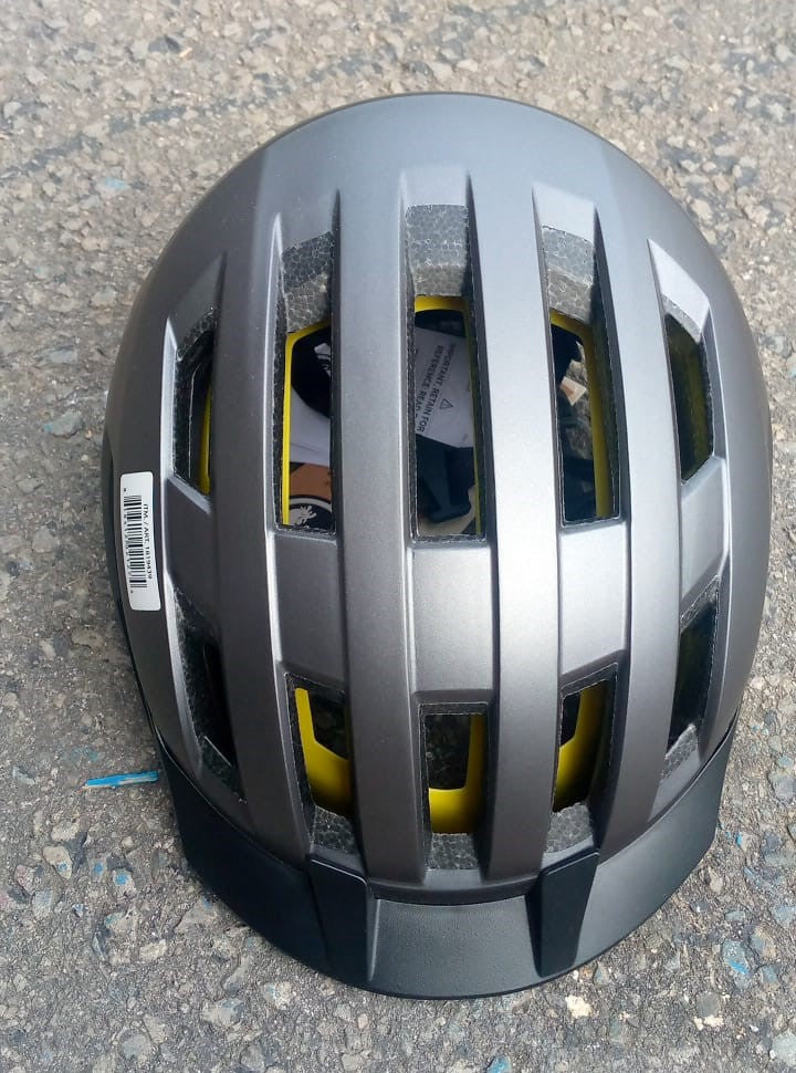 FREETOWN ADULT BIKE HELMET WITH MIPS