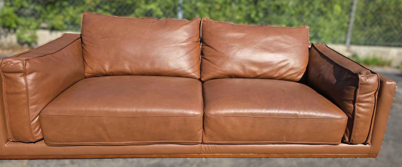 GILMAN CREEK TAN LEATHER SOFA 1 BOX