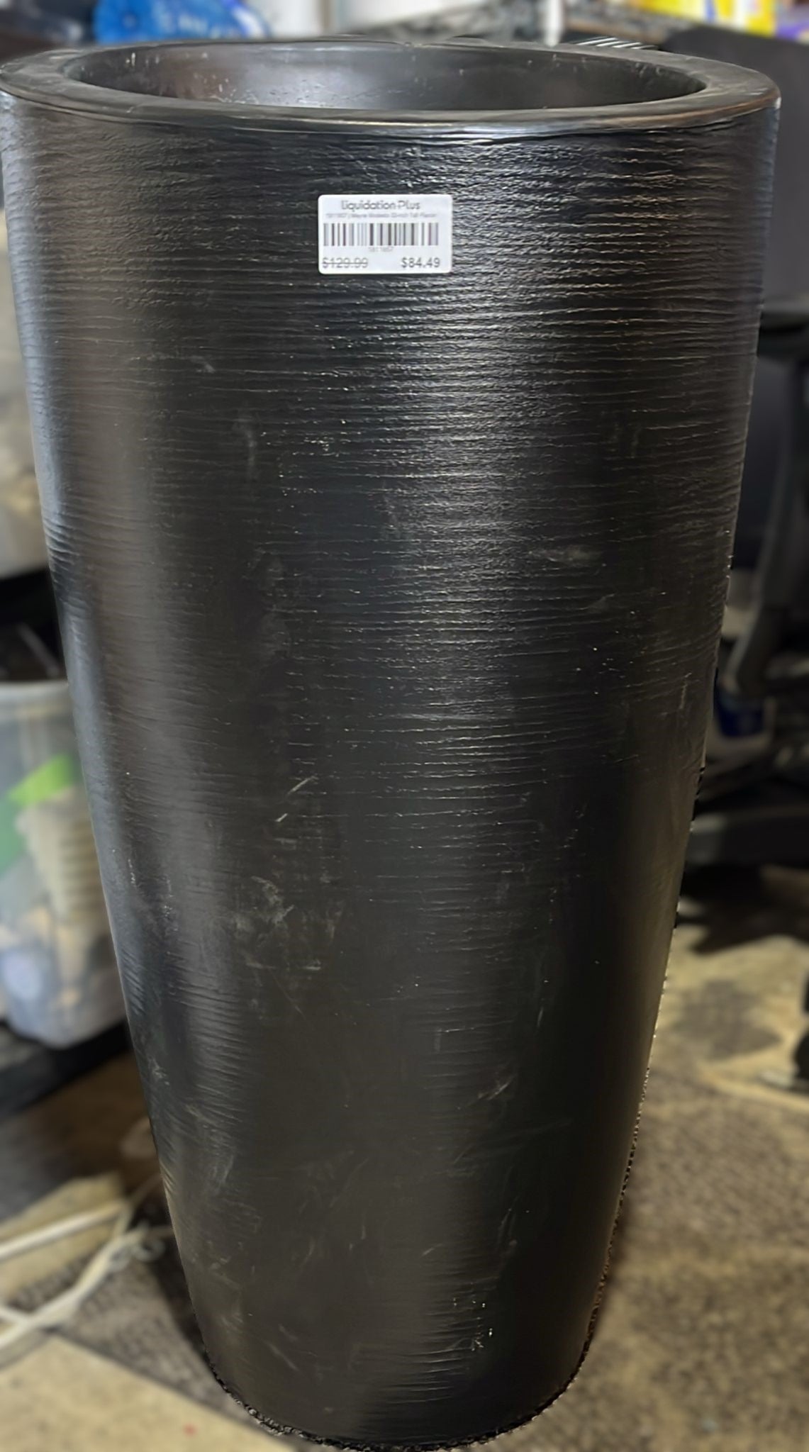 Mayne Modesto 32-inch Tall Planter