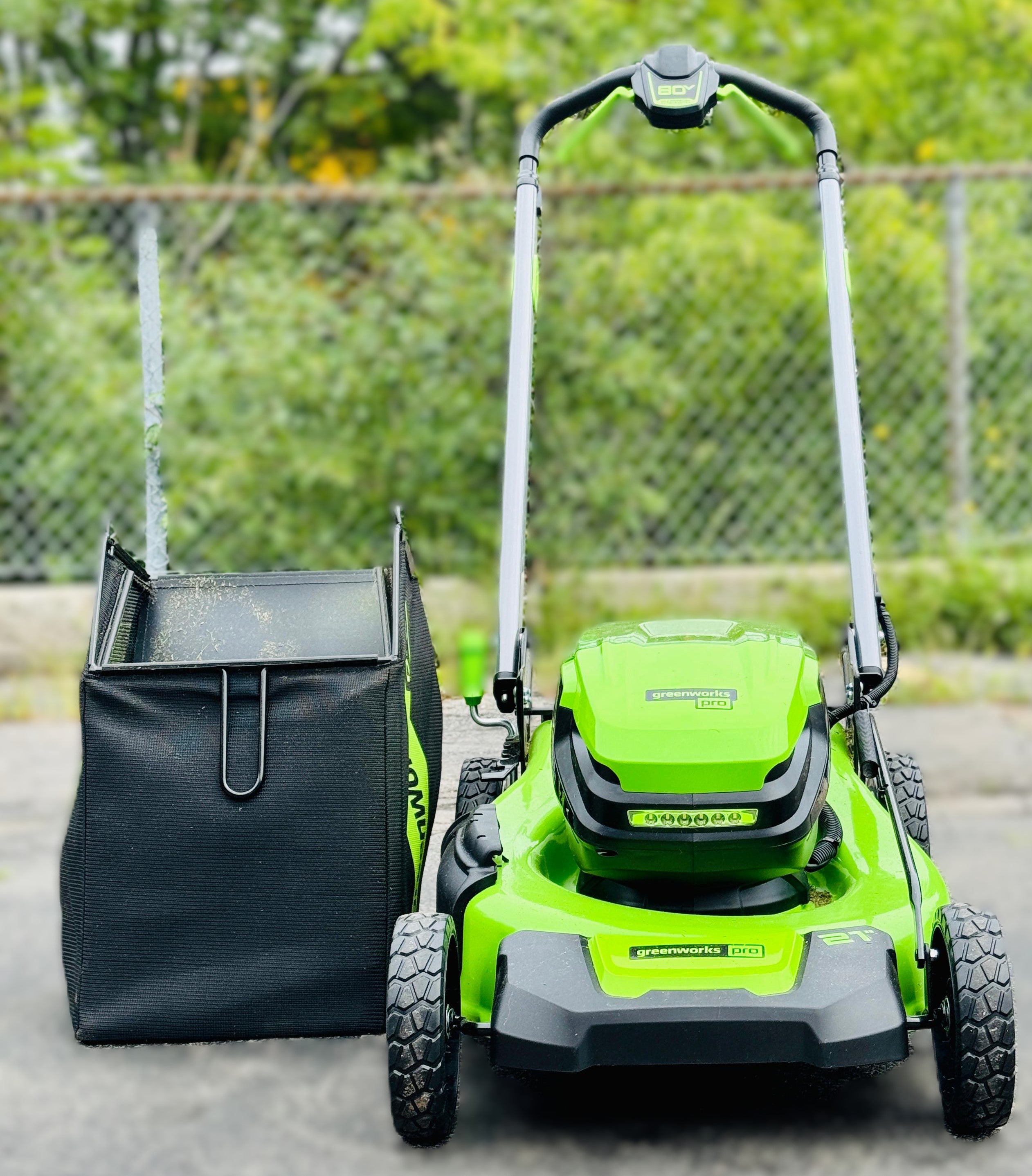 Greenworks 80V 21" Self-Propelled Lawn Mower with 1 Extra Blade, 2.0 AH + 4.0 AH Battery and Charger Included
