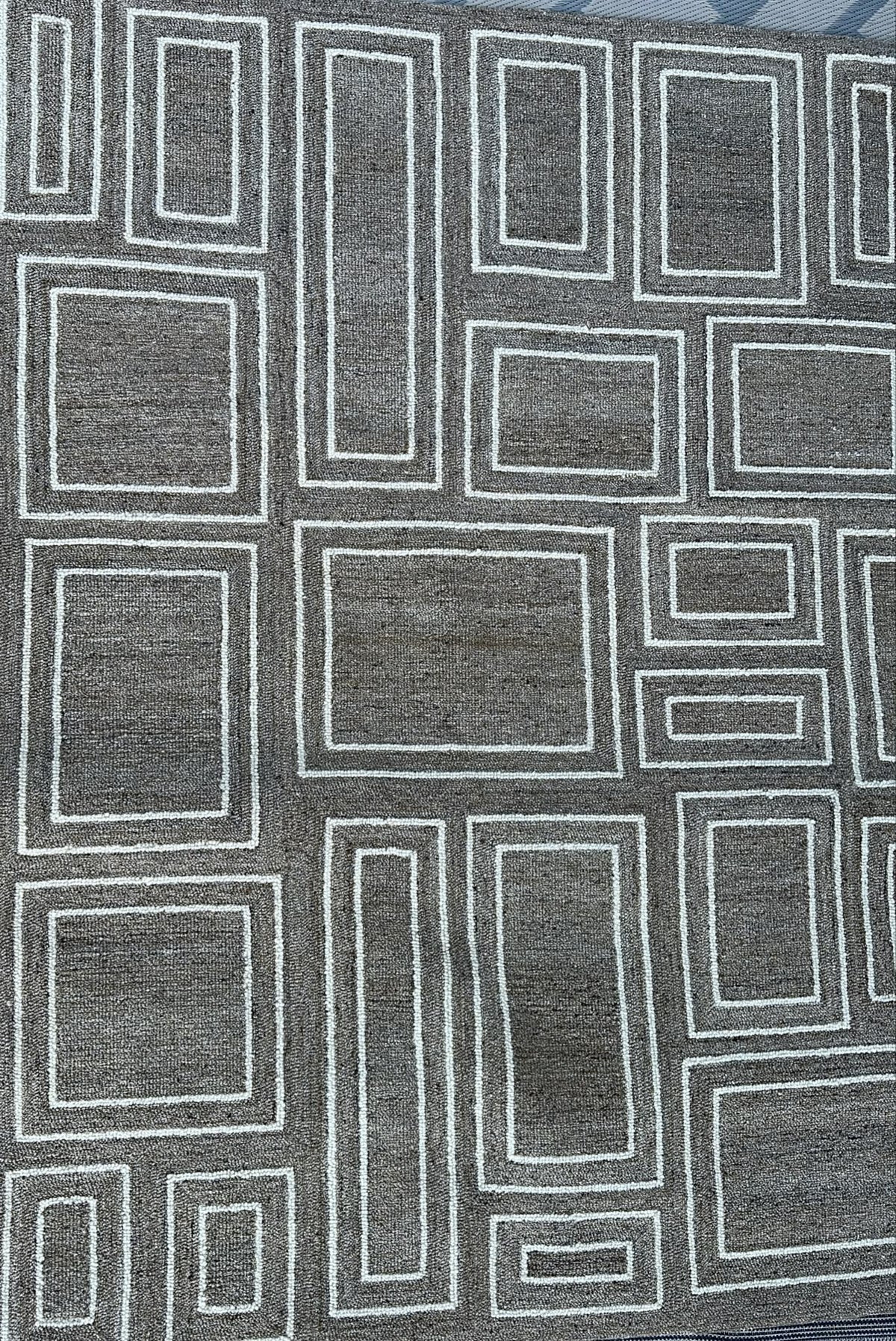 HERITAGE AREA RUG 5 FT X 7 FT