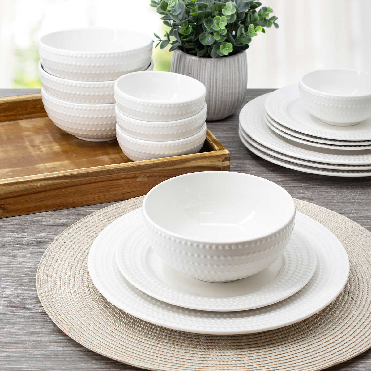 Mikasa Adeline Porcelain Dinnerware Set, 16-piece