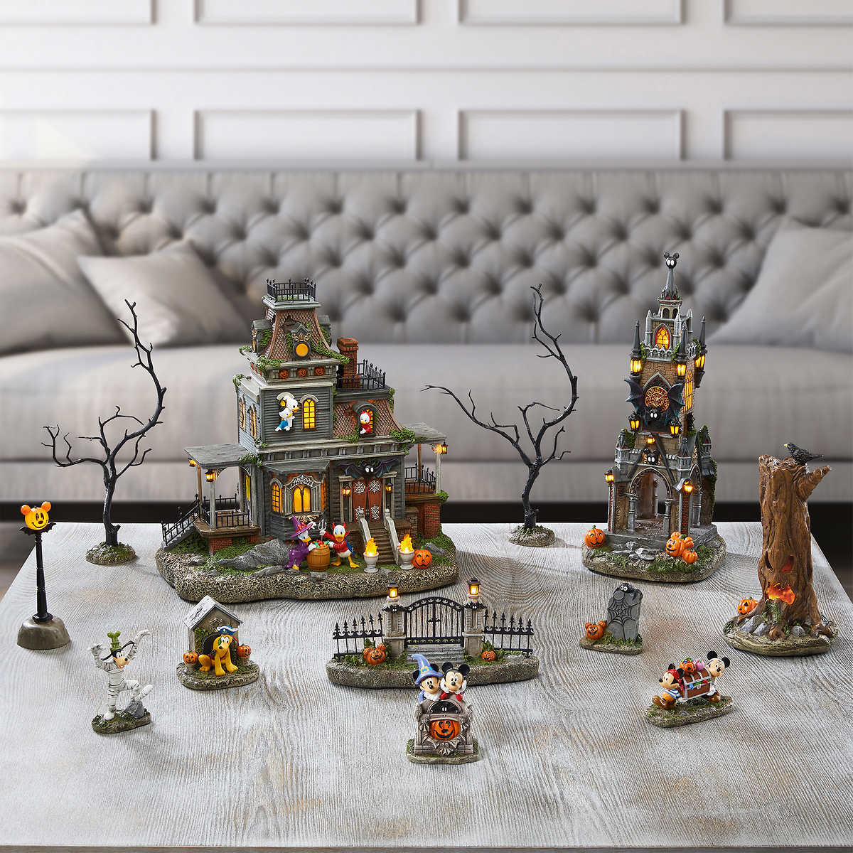 Disney Halloween Set 12 pieces