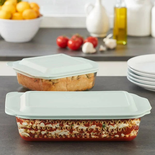 Pyrex Deep Glass Baking Dish With Plastic Lids Set