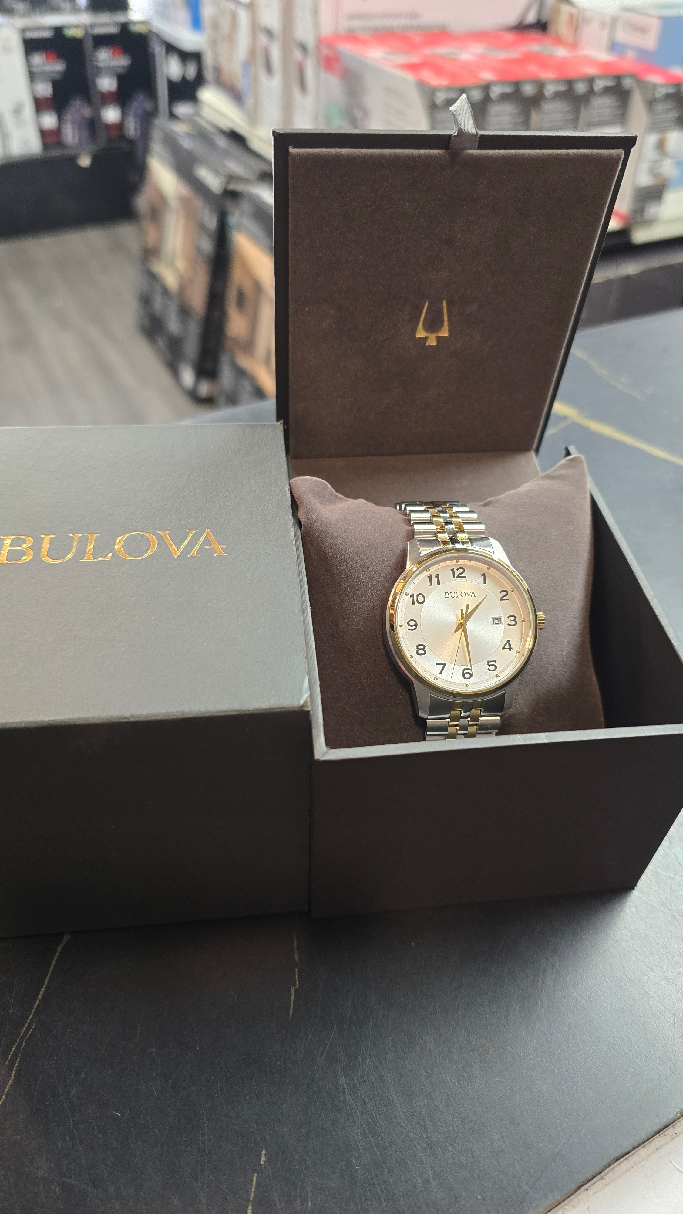 98B439 BULOVA MENS WATCH