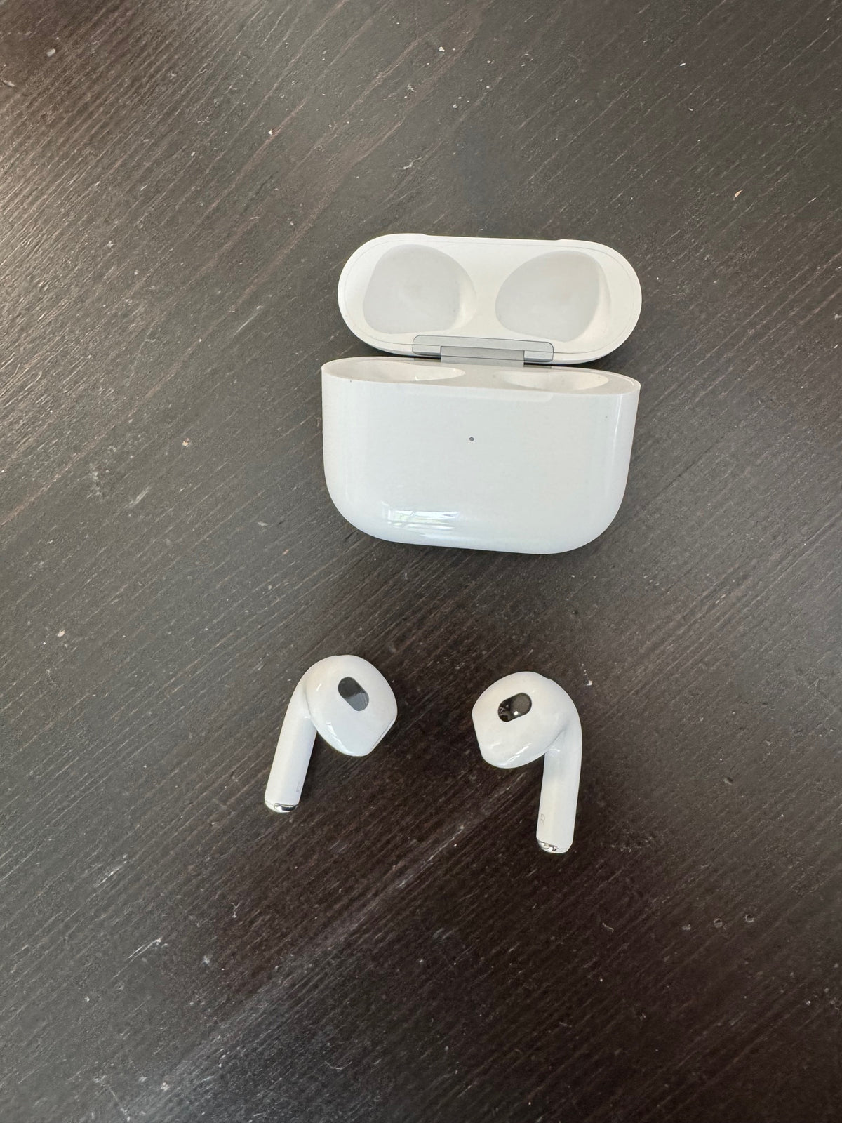 White Bluetooth Wireless Earbuds with Charging Case