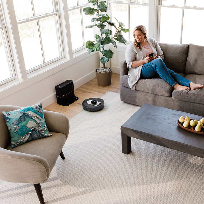 SHARK ROBOT VACUUM + SELF EMPTY