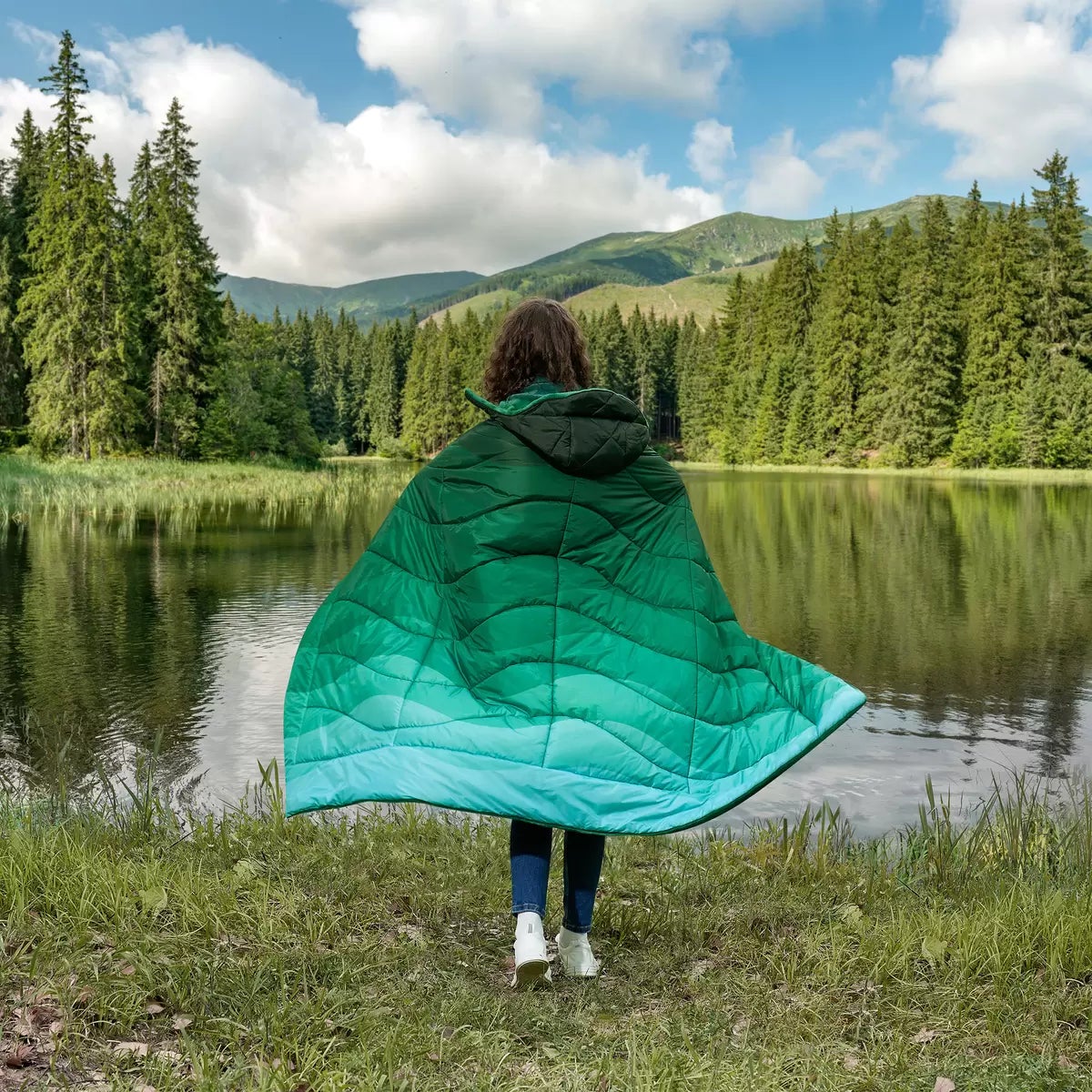 Below Zero Wearable Outdoor Blanket