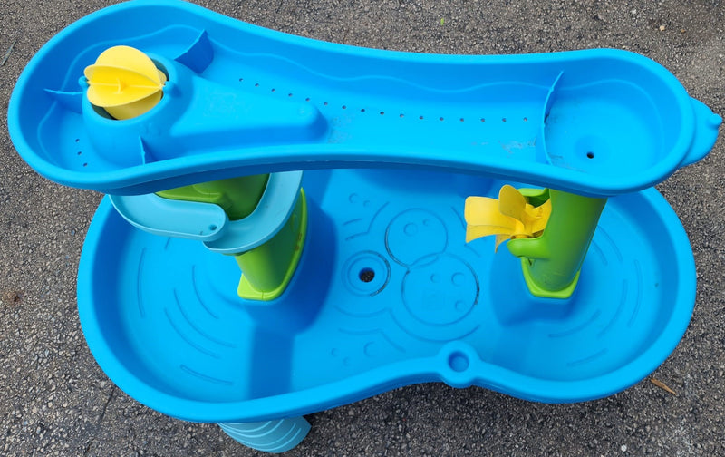 Step2 Double Showers Water Table