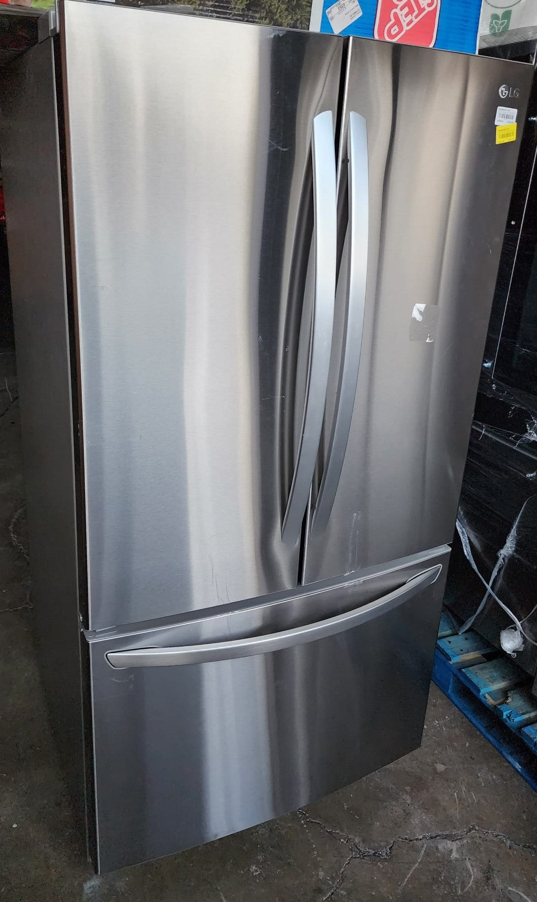 Dented LG 36 in. 29 cu. ft. Smudge-Resistant Stainless Steel French Door Refrigerator with Door Cooling+ Item, pictures might not be the same of actual product