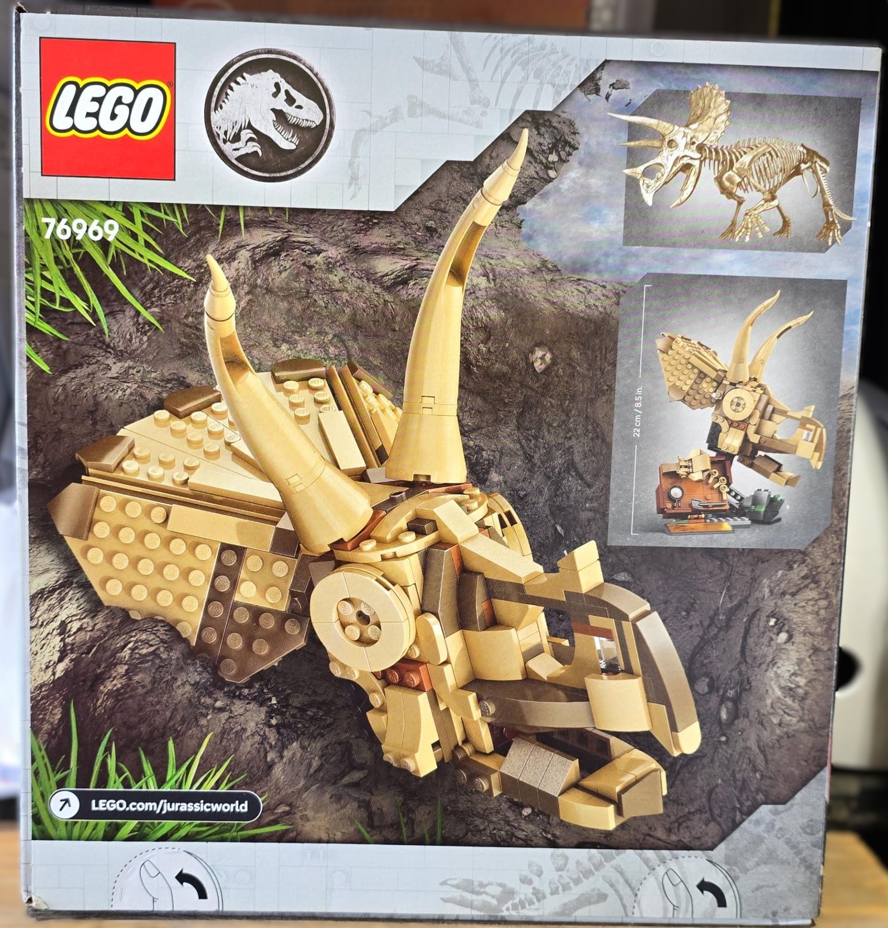 LEGO Jurassic World Dinosaur Fossils Triceratops Skull Building Toy 76969