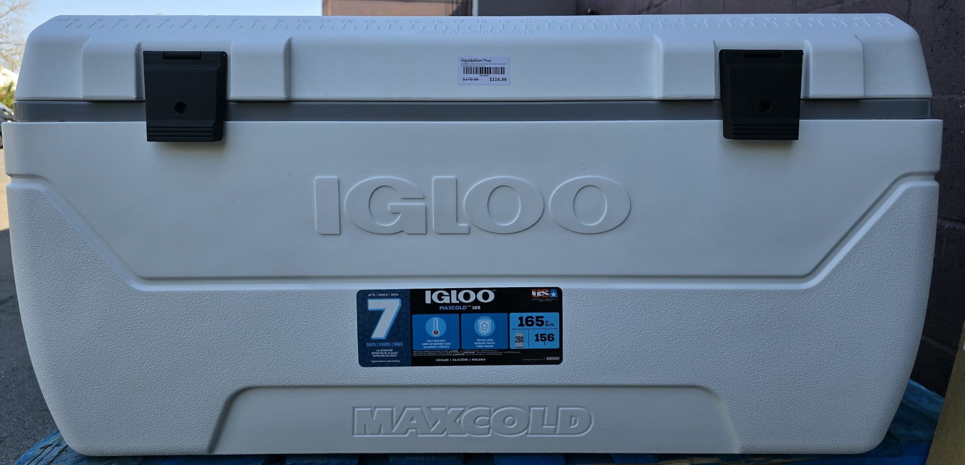 Igloo 165-quart Maxcold Chest Cooler with Butterfly Quick Access Hatch