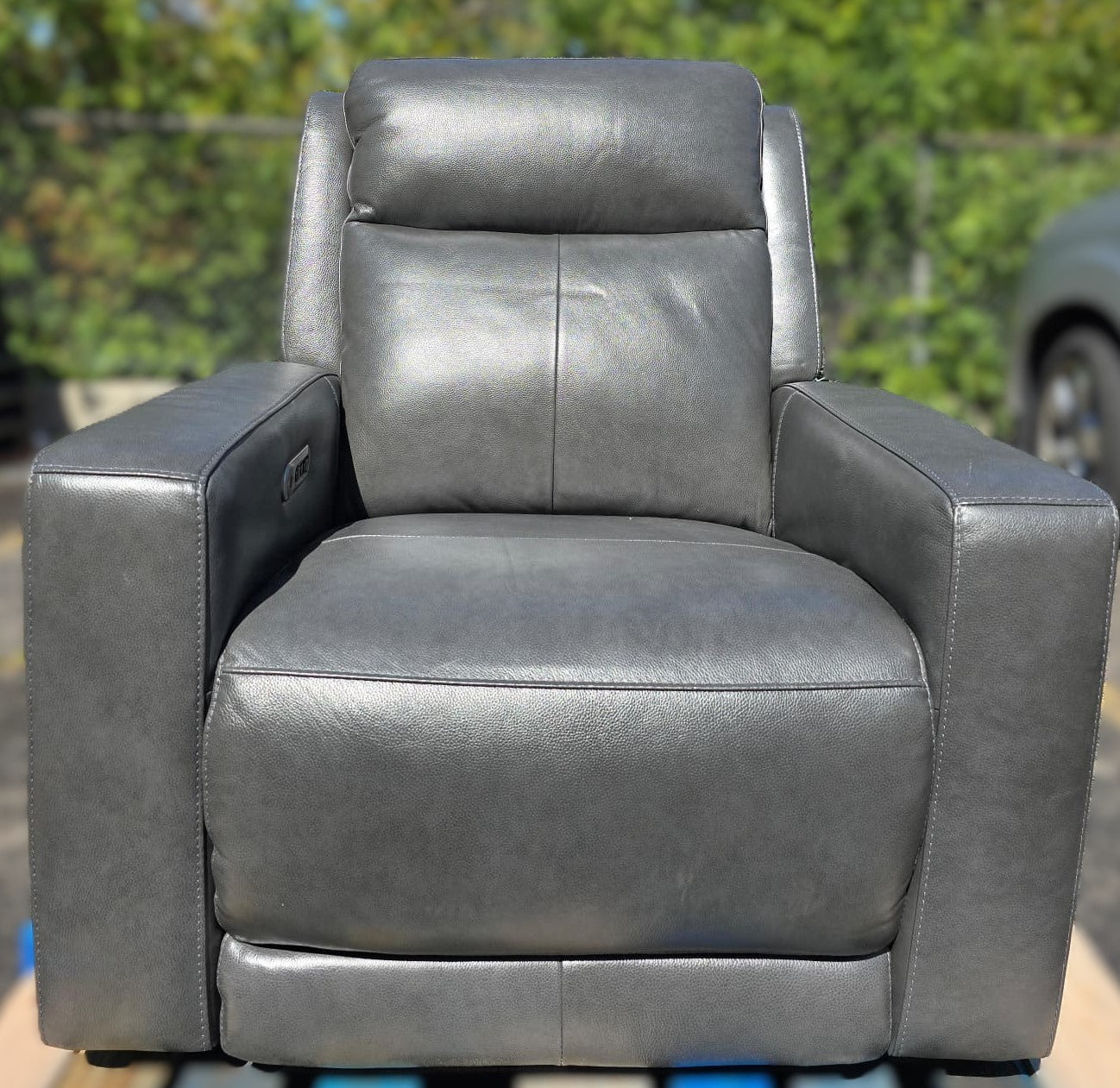 Simon Li – Wren Top-grain Leather Zero Gravity Power Recliner with Power Headrest