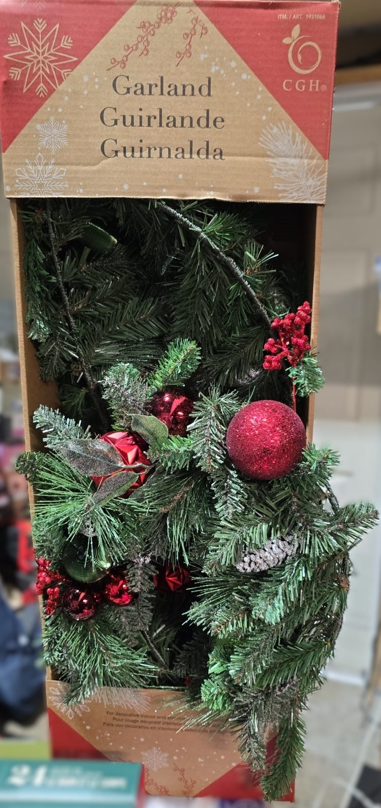 GARLAND UNLIT 2.7 M / 9 FT
