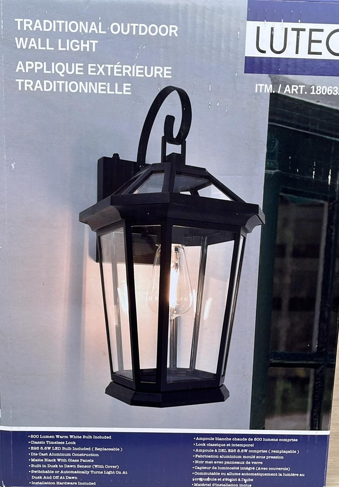 Lutec Traditional Outdoor Wall Light