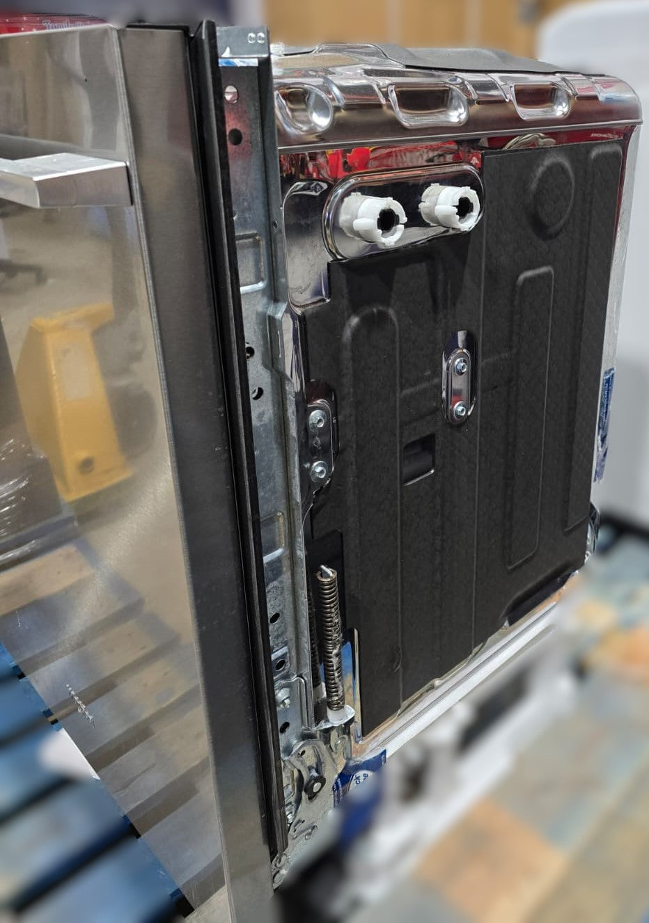 Whirlpool 24in. Stainless Steel Large Capacity Dishwasher