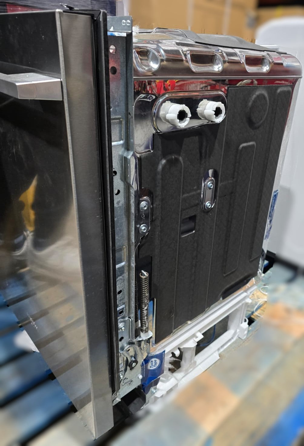 Whirlpool 24in. Stainless Steel Large Capacity Dishwasher