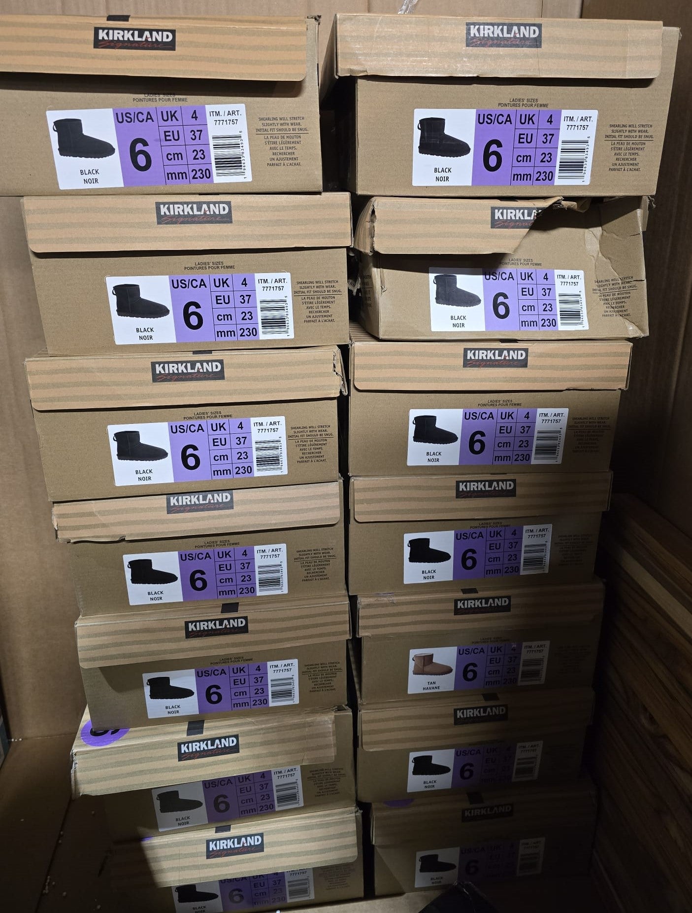 Kirkland Signature Women's Shearling Boot (6 Size)