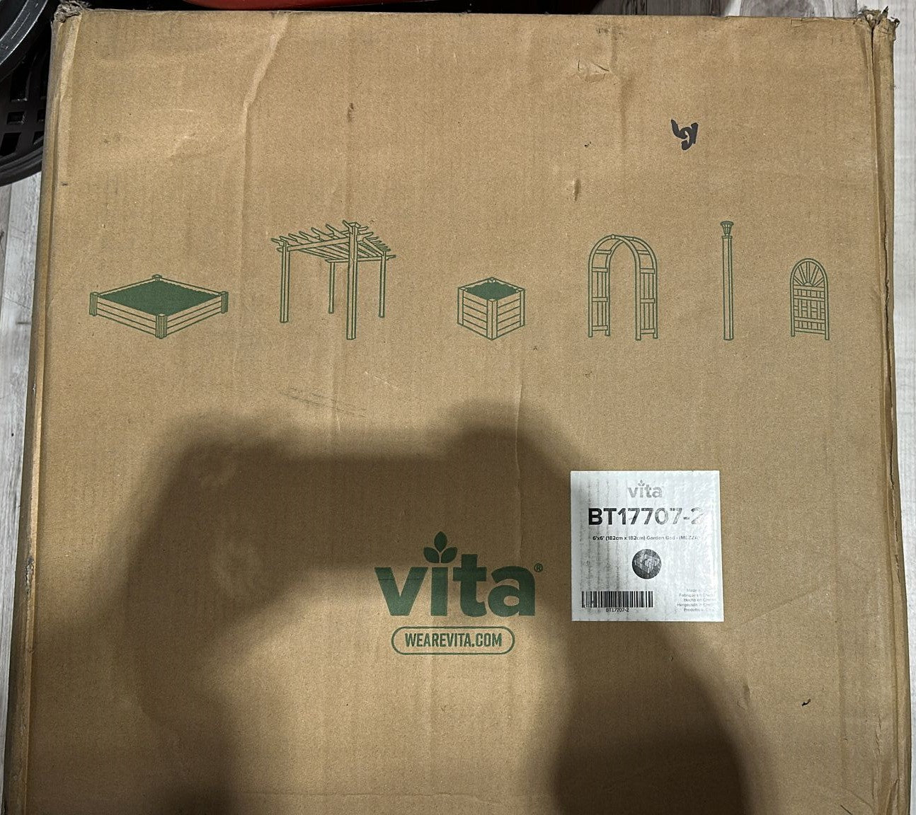 Vita Mezza 6 ft. × 6 ft. Keyhole Composting Garden Bed