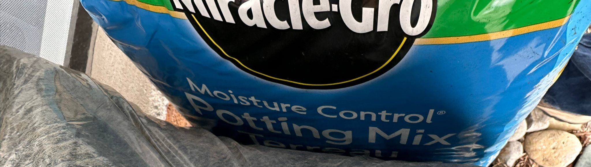 Miracle-Gro Moisture Control Potting Mix