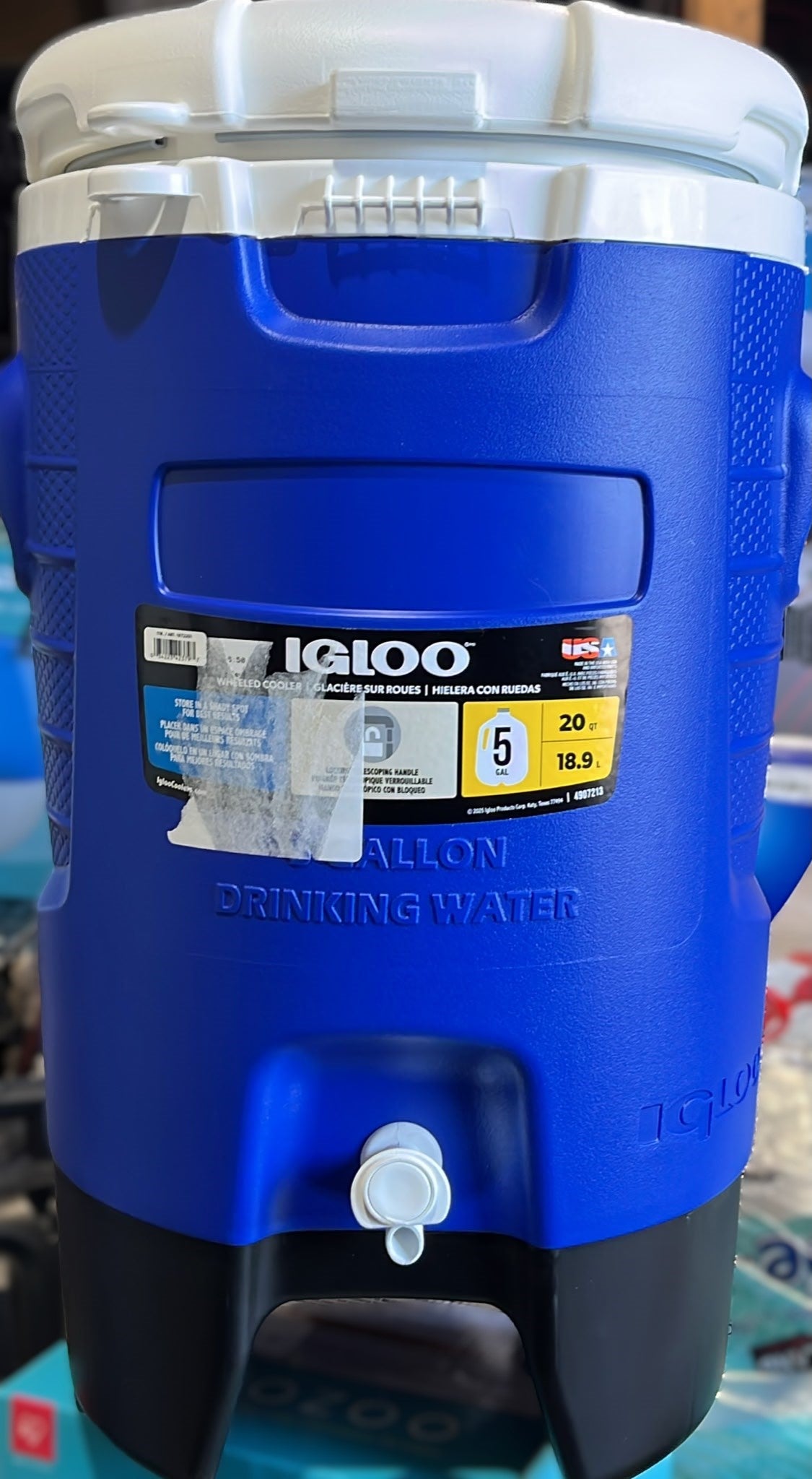 Igloo 5 Gallon Sport Rolling Cooler