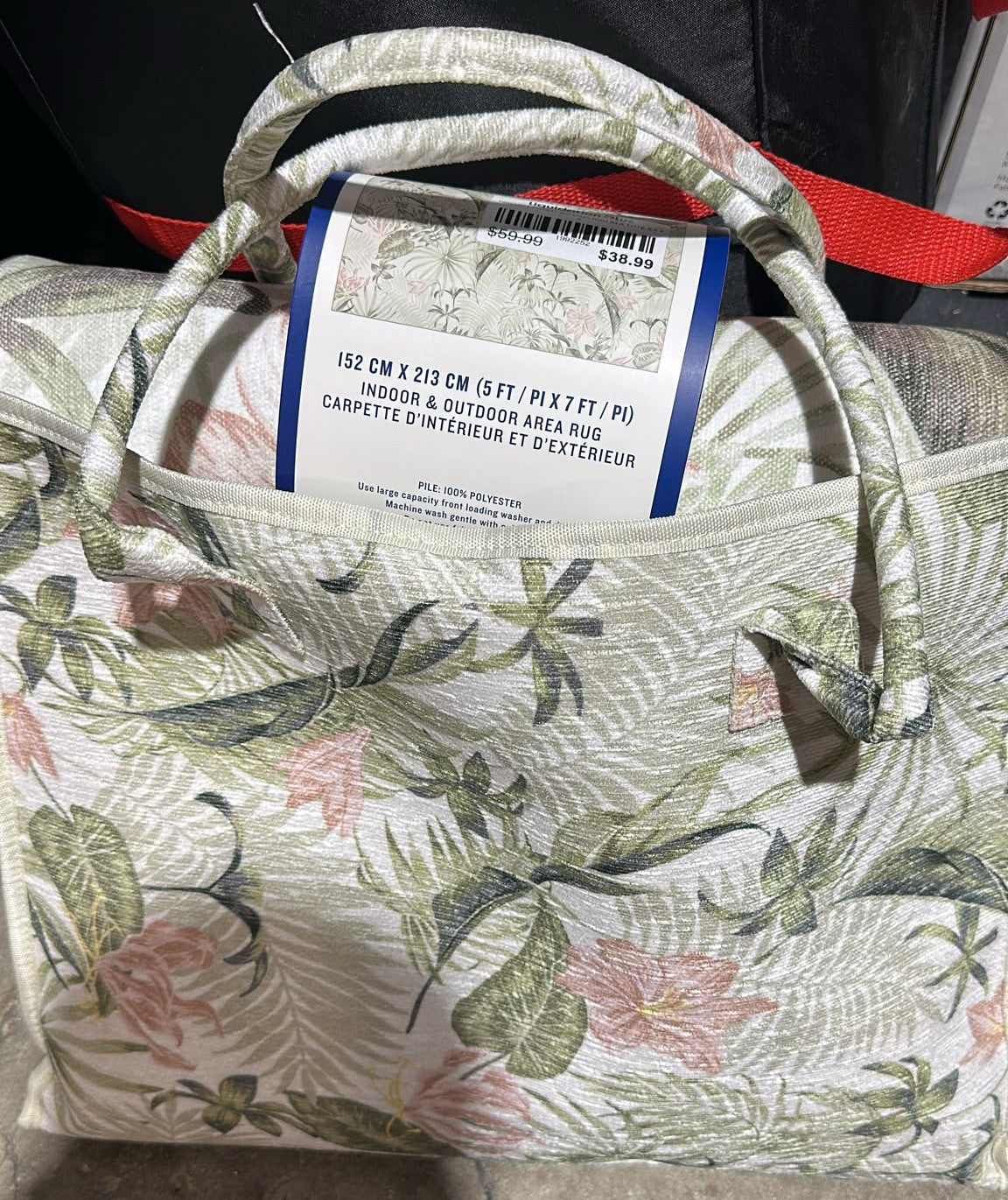 TOMMY BAHAMA RUG IN A TOTE 5 ft 7 ft