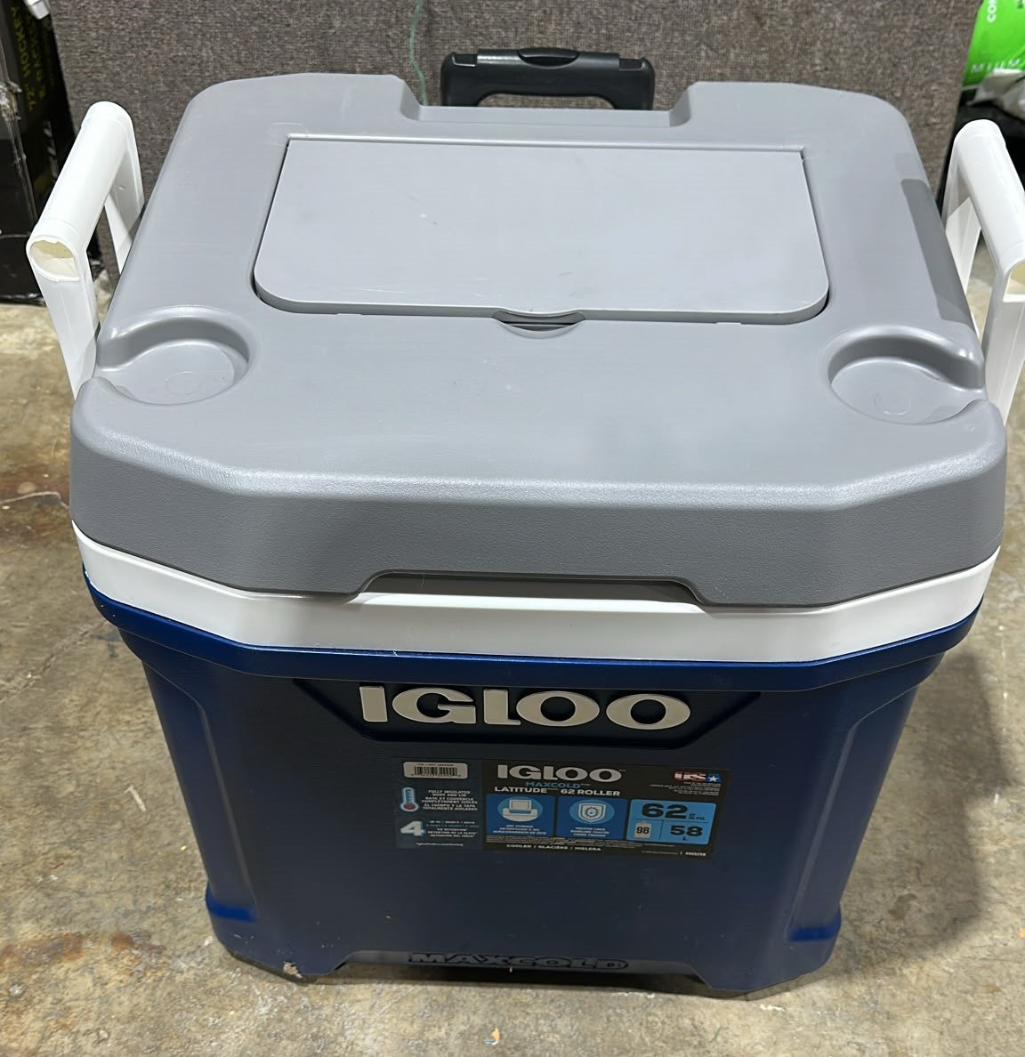 Igloo 62-quart Maxcold Latitude Roller
