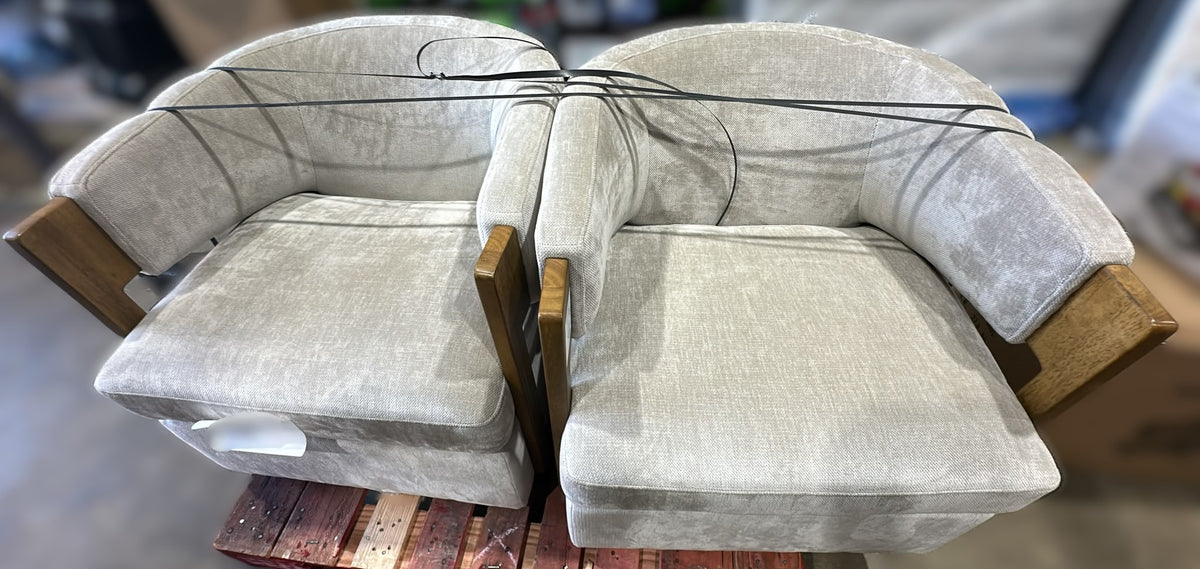 Thomasville – Fabric Swivel Chair